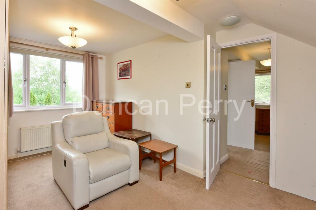 Additional property image - Skimpans Close, Welham Green