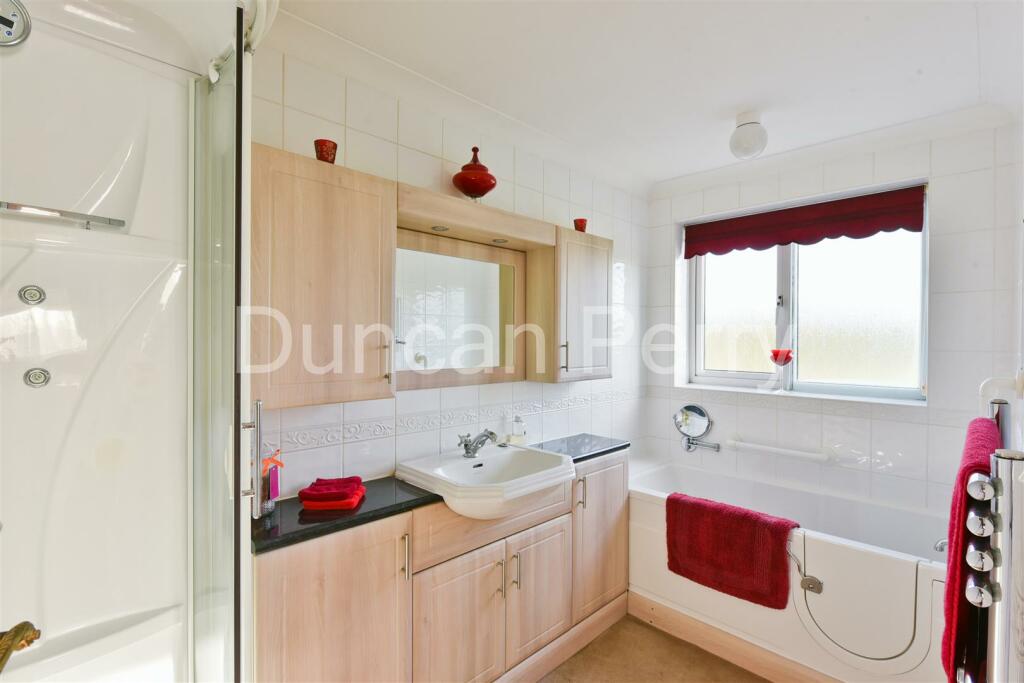 Additional property image - Bulls Lane, Welham Green
