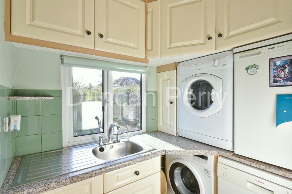 Additional property image - Bulls Lane, Welham Green