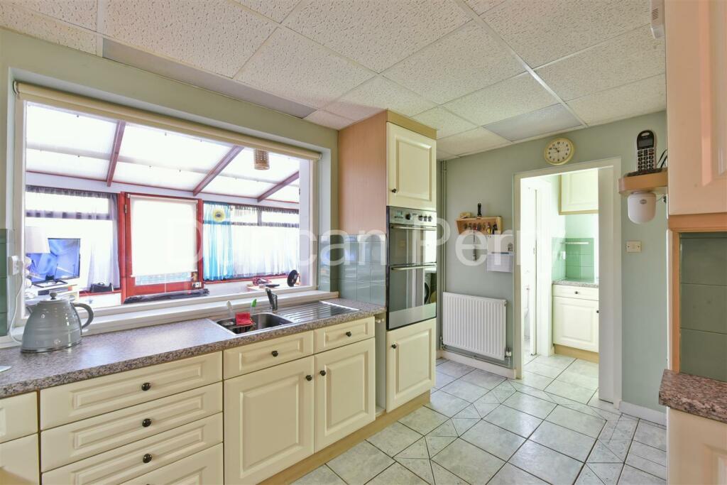 Additional property image - Bulls Lane, Welham Green