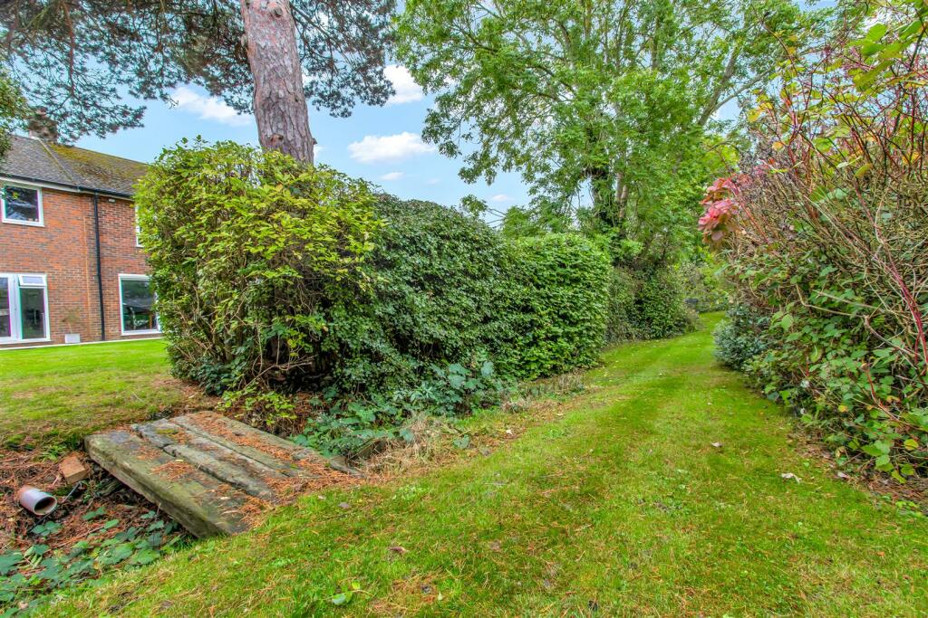 Additional property image - Ramsey Close, Brookmans Park, Herts