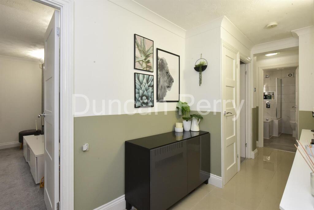 Additional property image - Dixons Hill Road, Welham Green