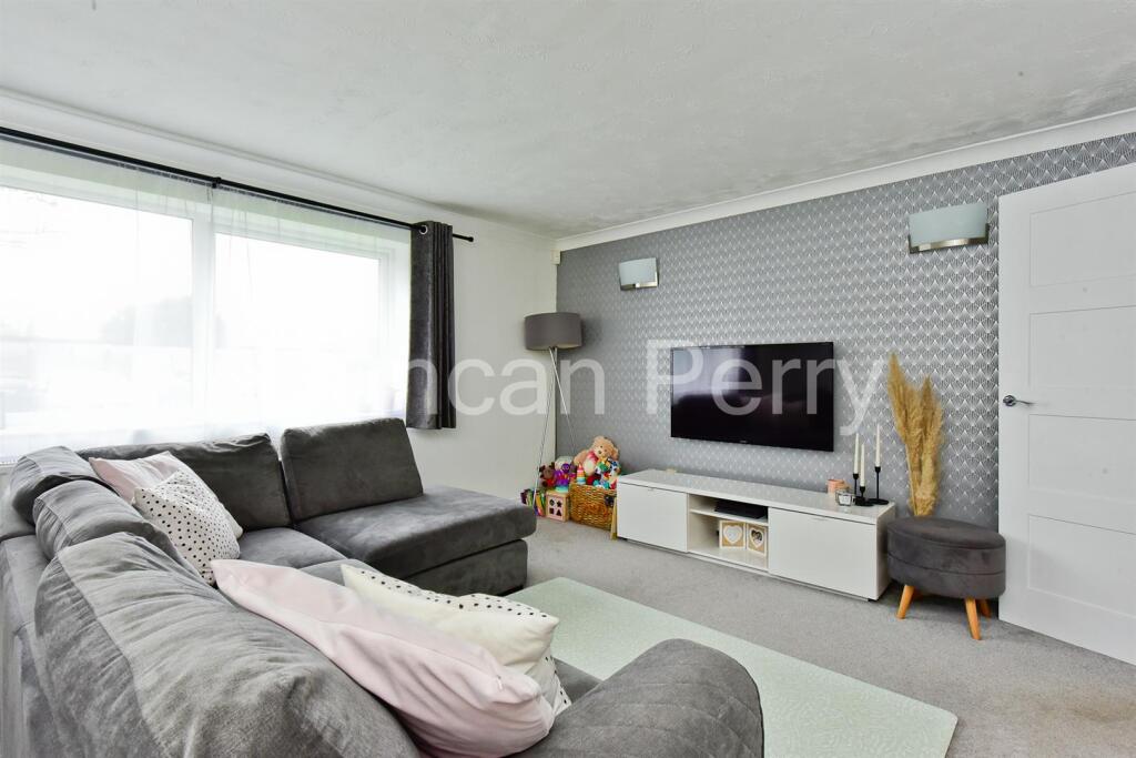 Additional property image - Dixons Hill Road, Welham Green