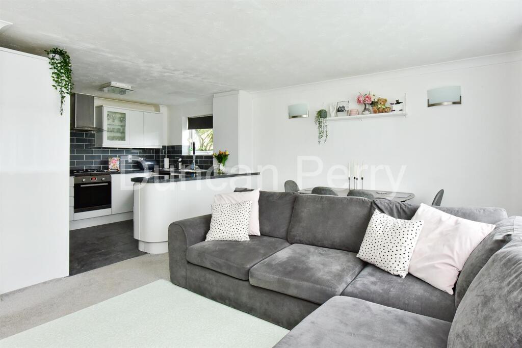 Additional property image - Dixons Hill Road, Welham Green