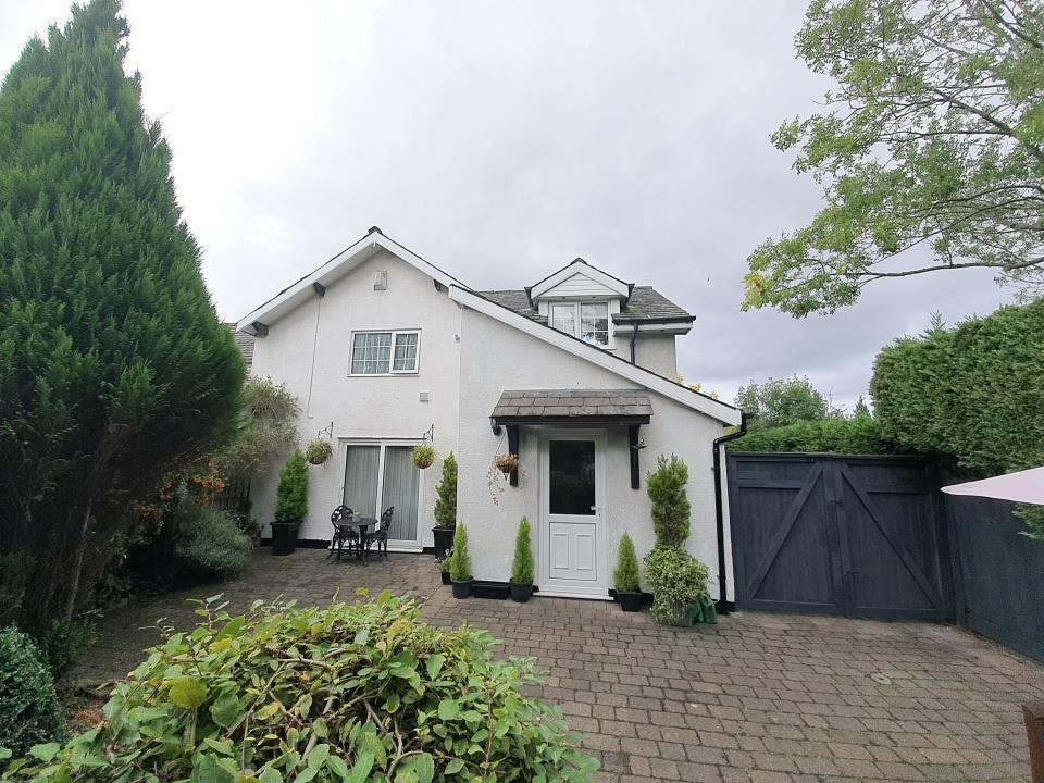 4 bedroom cottage for sale in Rose Cottage Trenchard Drive, Moss Nook, M22