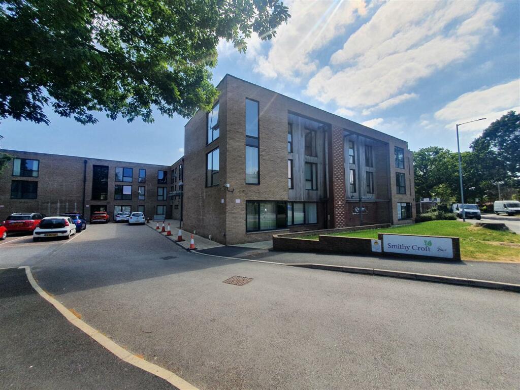 2 bedroom retirement property for sale in Smithy Croft, Heald Green, SK8