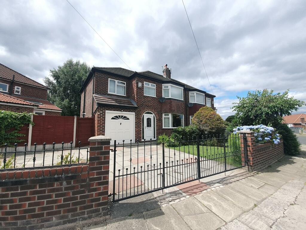 4 bedroom semidetached house for sale in Peakdale Avenue, Heald Green, SK8