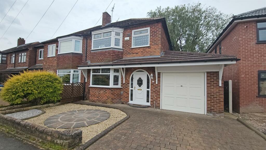 3 bedroom semidetached house for sale in Peakdale Avenue, Heald Green, SK8