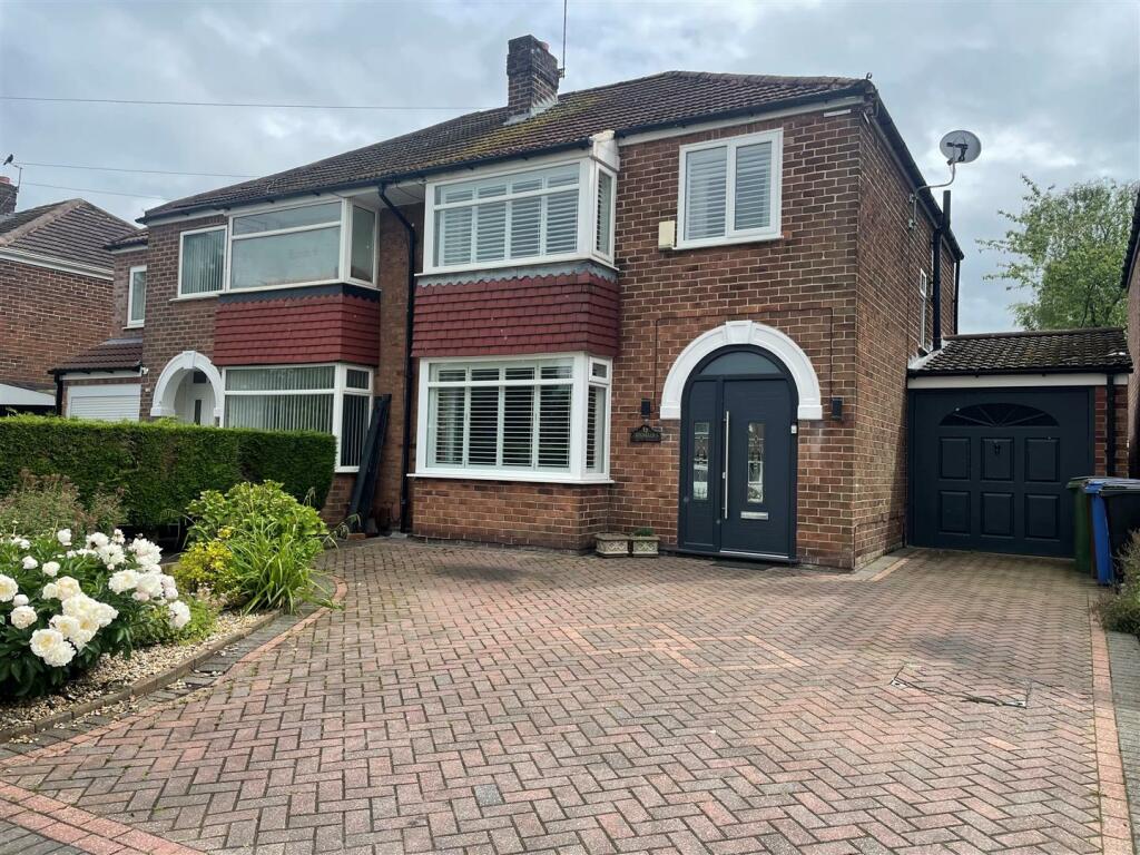3 bedroom semidetached house for sale in Etchells Road, Heald Green, SK8