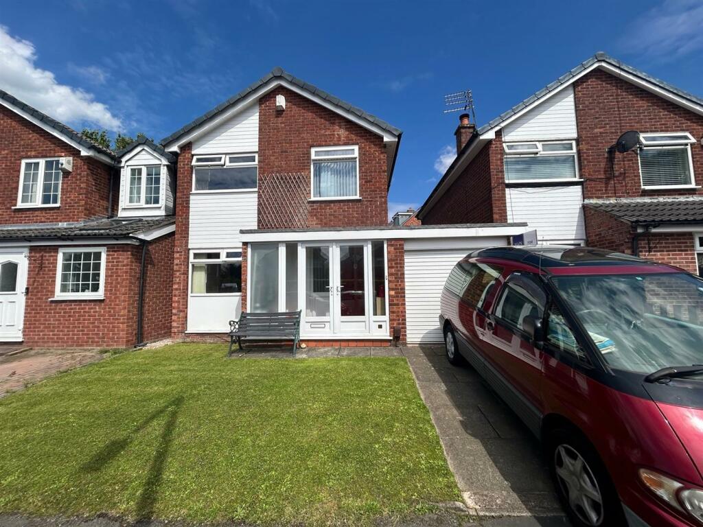 3 bedroom detached house for sale in Cheviot Avenue, Cheadle Hulme