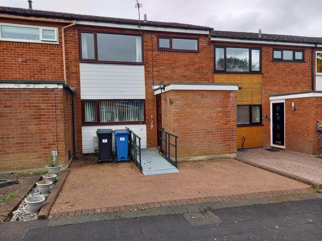 3 bedroom terraced house for sale in Willow Avenue, Cheadle Hulme, SK8