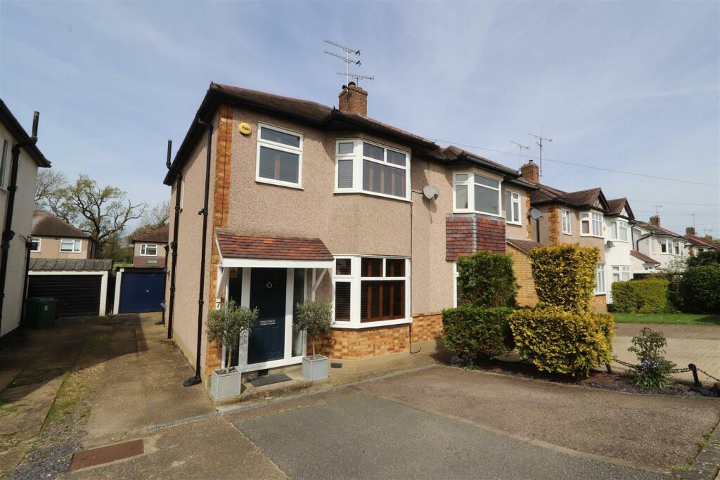 3 bedroom semi-detached house for sale in Edwards Way, Hutton, Brentwood, CM13