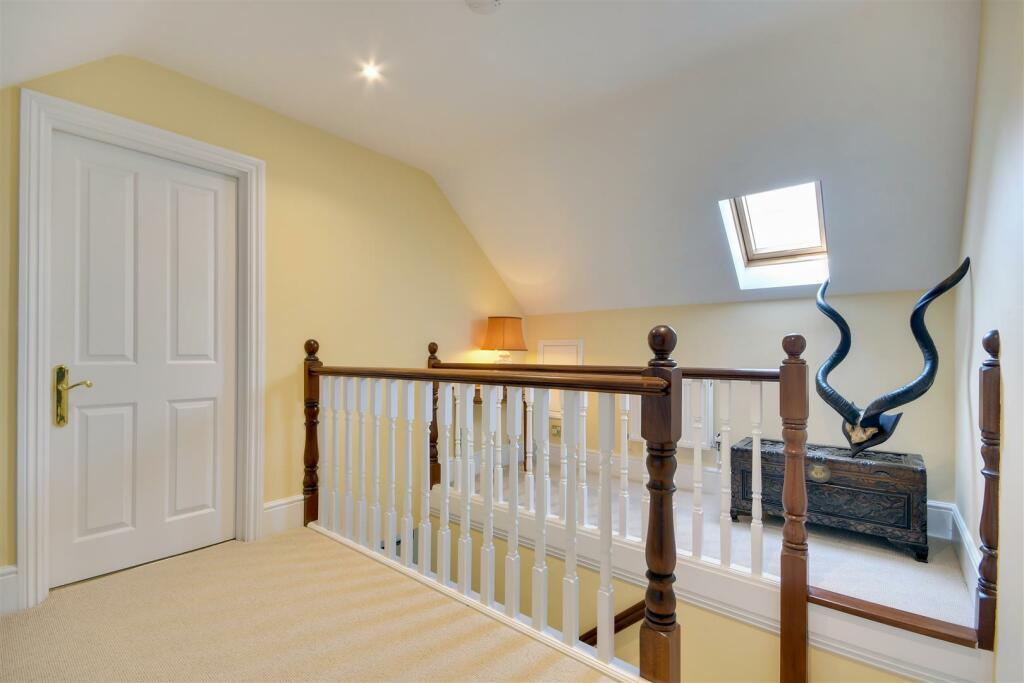 Additional property image - Priests Lane, Shenfield, Brentwood