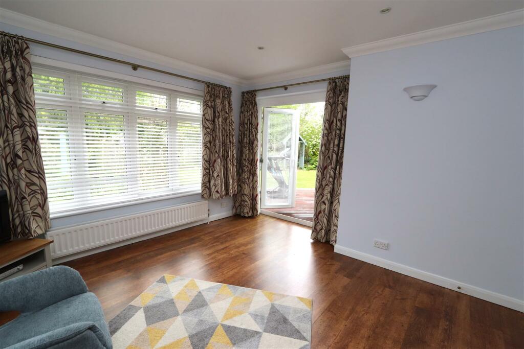Additional property image - Roundwood Grove, Hutton Mount, Brentwood
