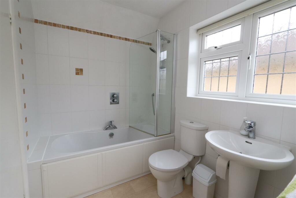 Additional property image - Roundwood Grove, Hutton Mount, Brentwood