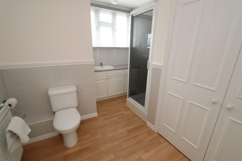 Additional property image - Roundwood Grove, Hutton Mount, Brentwood