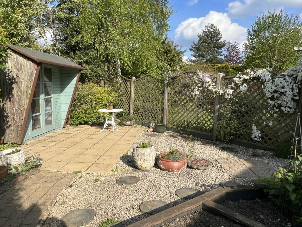 Additional property image - Roundwood Grove, Hutton Mount, Brentwood