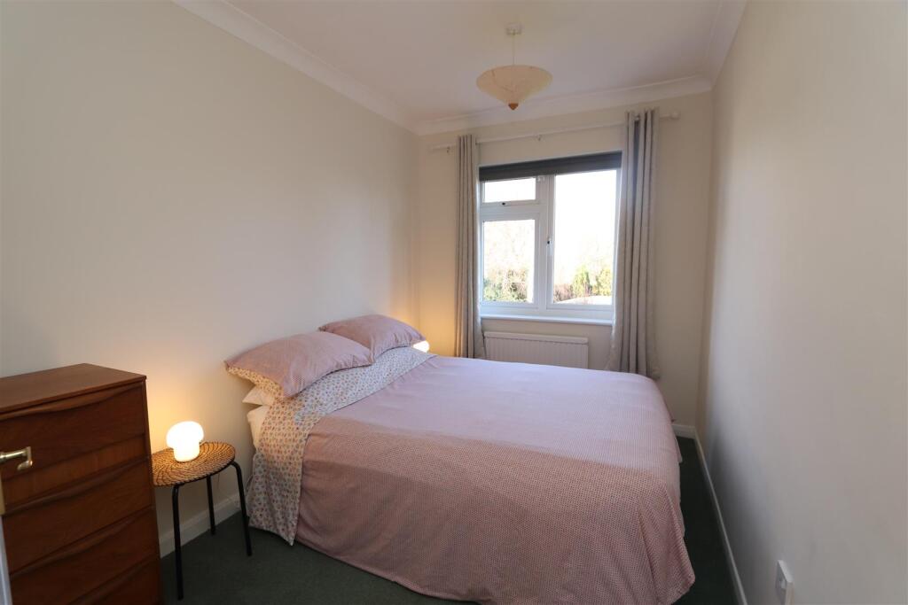 Additional property image - Roundwood Grove, Hutton Mount, Brentwood