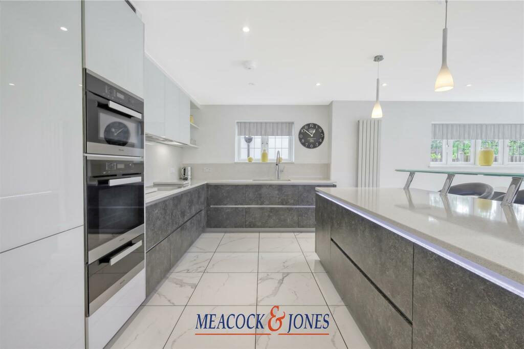 Additional property image - Heronway, Hutton Mount, Brentwood