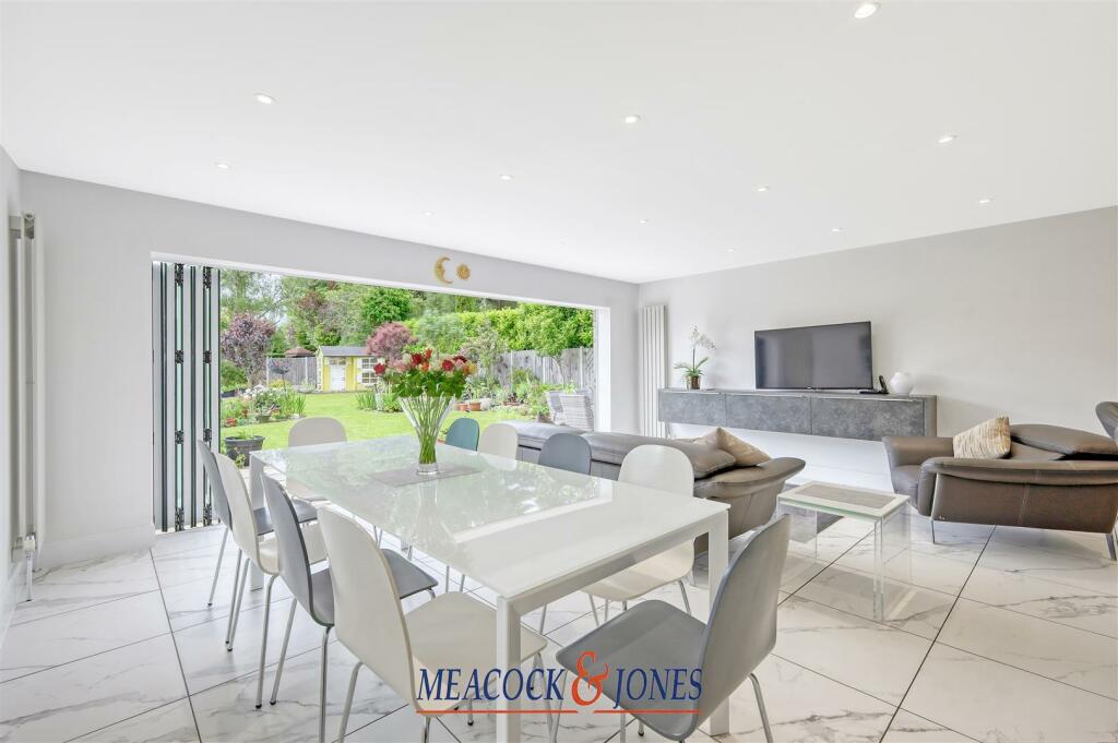 Additional property image - Heronway, Hutton Mount, Brentwood