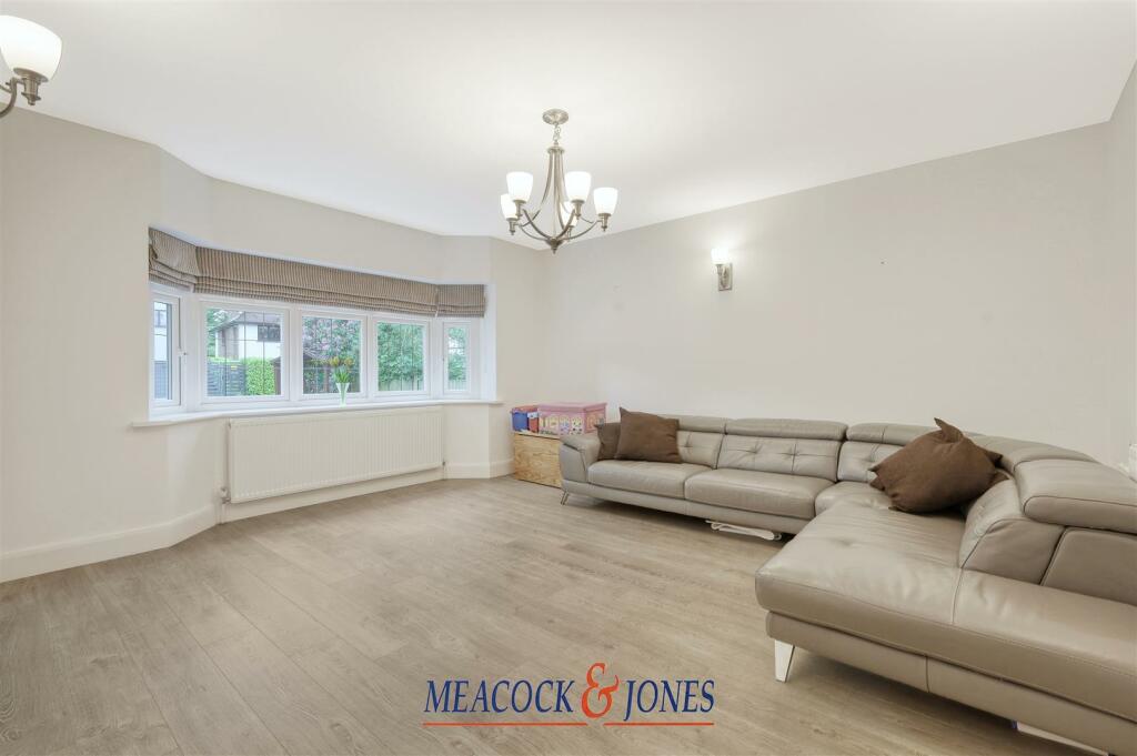 Additional property image - Heronway, Hutton Mount, Brentwood