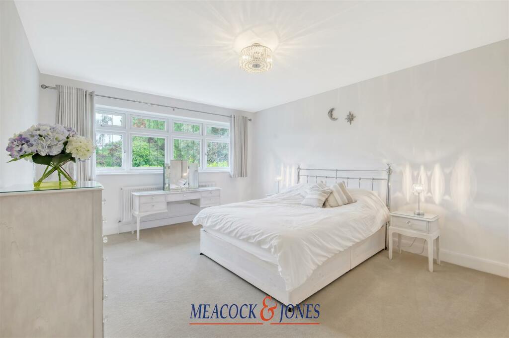 Additional property image - Heronway, Hutton Mount, Brentwood
