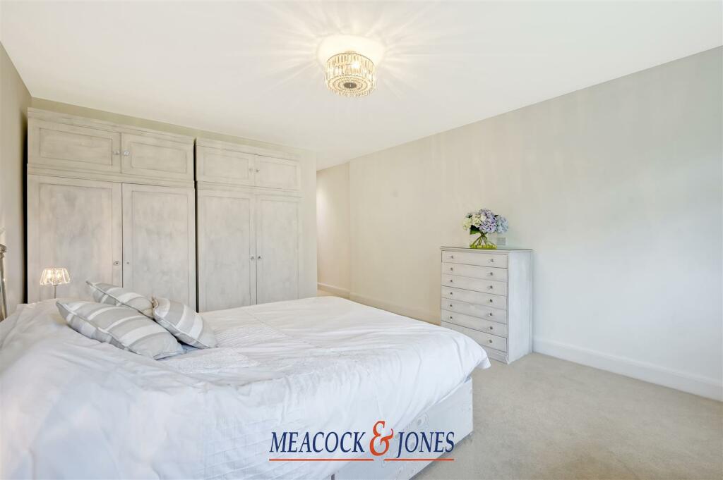 Additional property image - Heronway, Hutton Mount, Brentwood