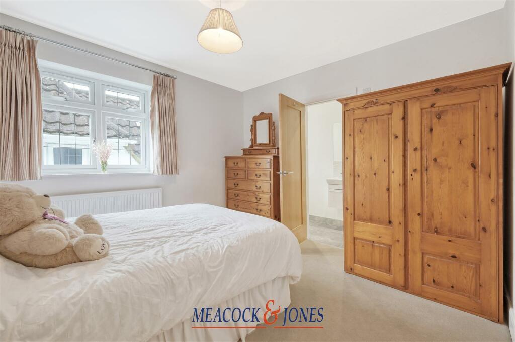 Additional property image - Heronway, Hutton Mount, Brentwood