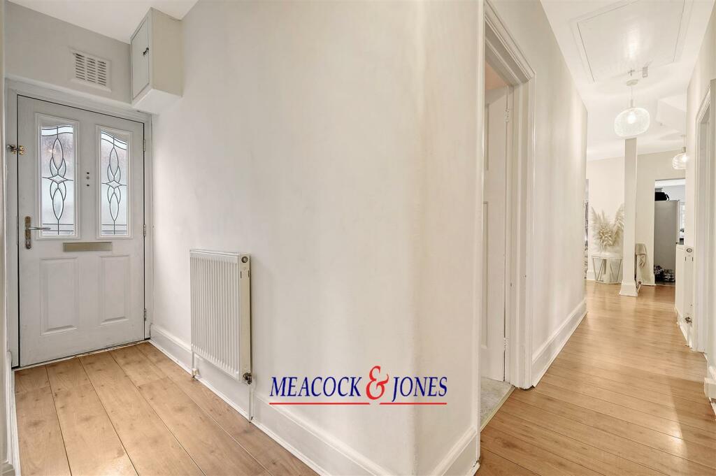 Additional property image - Chelmsford Road, Shenfield, Brentwood