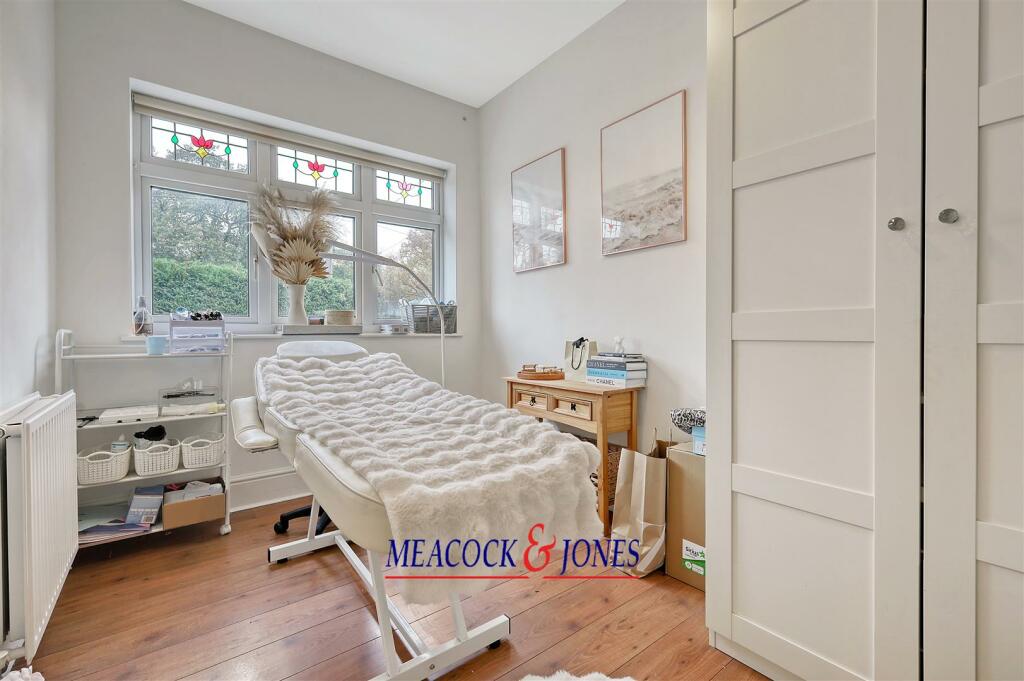 Additional property image - Chelmsford Road, Shenfield, Brentwood