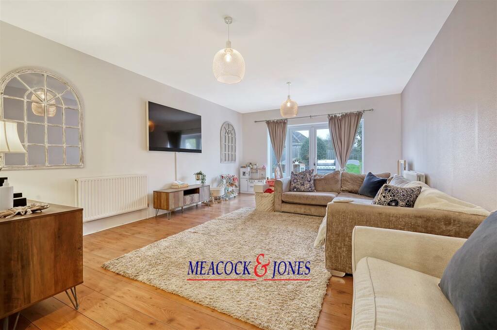 Additional property image - Chelmsford Road, Shenfield, Brentwood