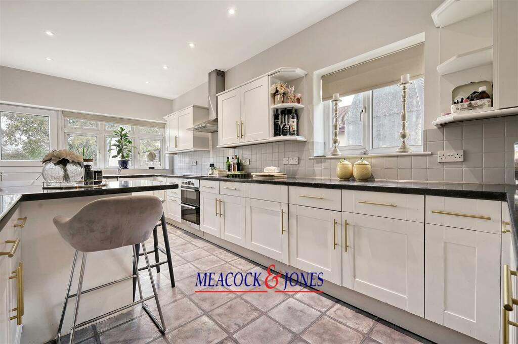 Additional property image - Chelmsford Road, Shenfield, Brentwood
