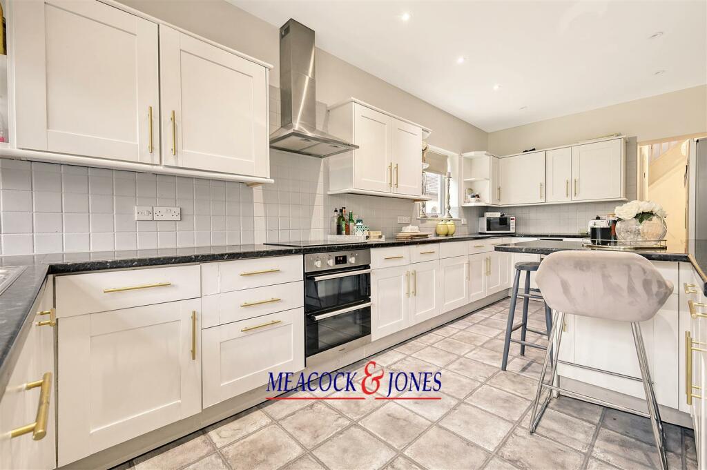 Additional property image - Chelmsford Road, Shenfield, Brentwood