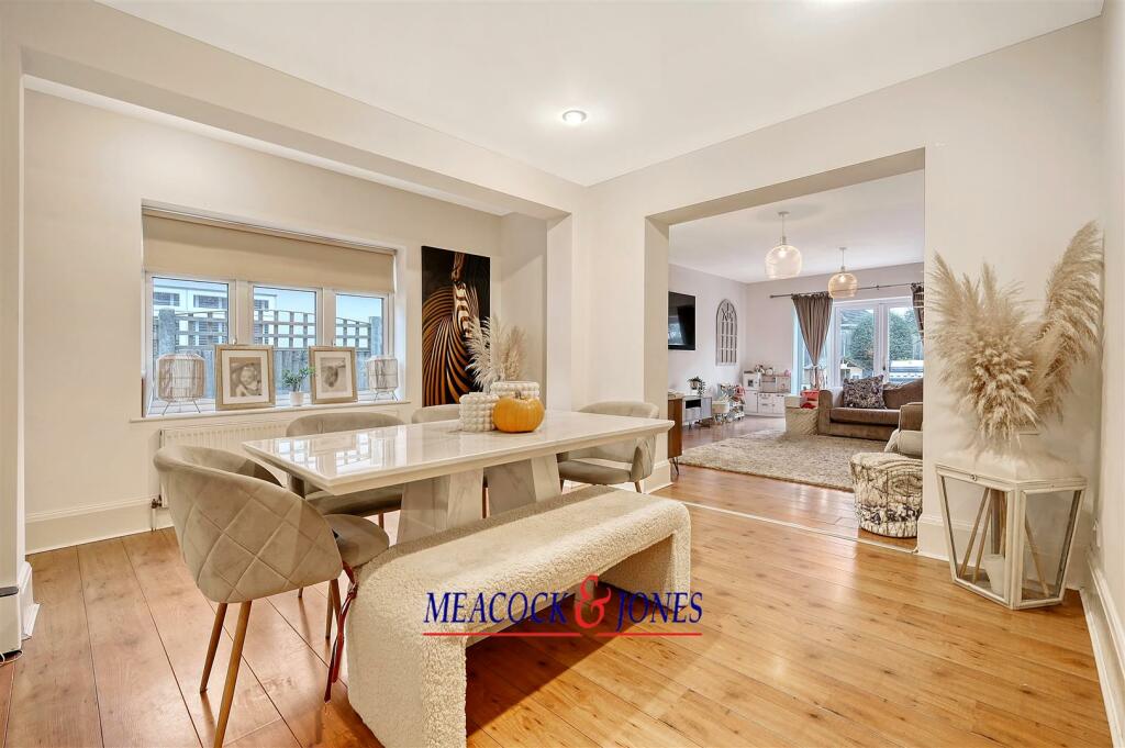Additional property image - Chelmsford Road, Shenfield, Brentwood
