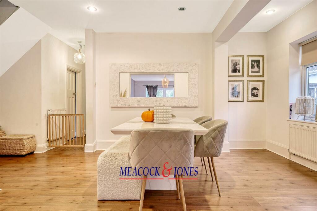 Additional property image - Chelmsford Road, Shenfield, Brentwood