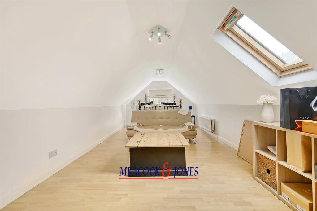 Additional property image - Chelmsford Road, Shenfield, Brentwood