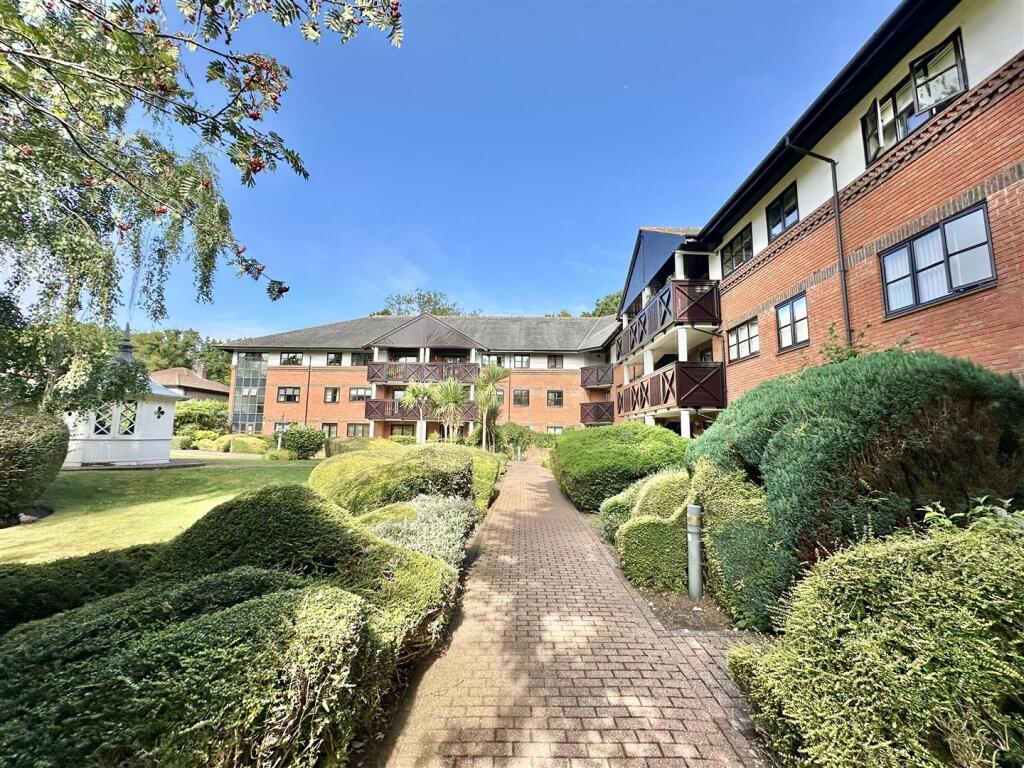 Additional property image - Poplar Drive, Hutton, Brentwood