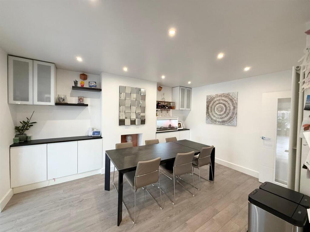 Additional property image - Oakland Gardens, Hutton, Brentwood