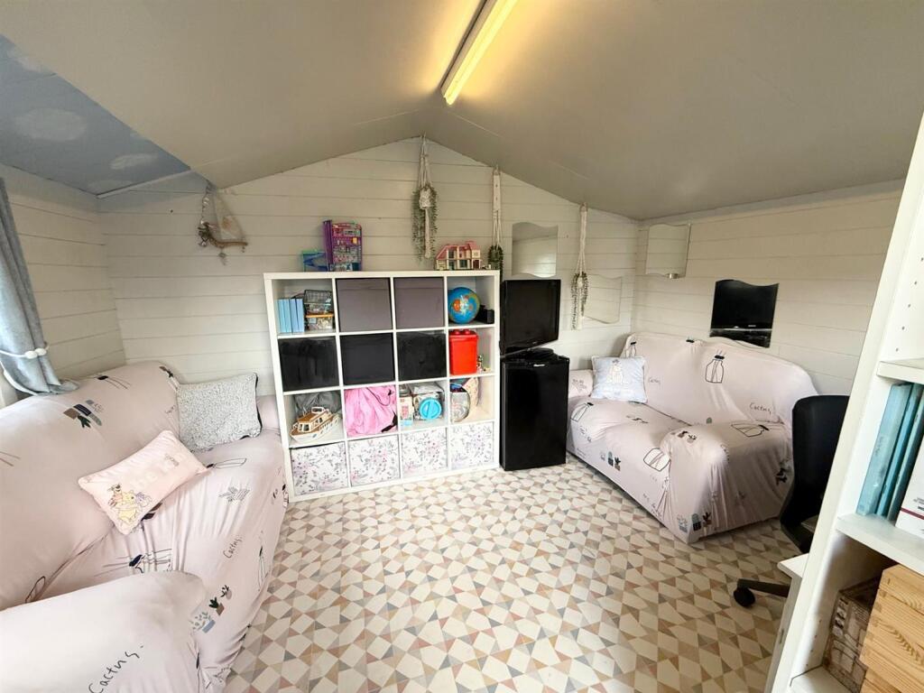 Additional property image - Oakland Gardens, Hutton, Brentwood