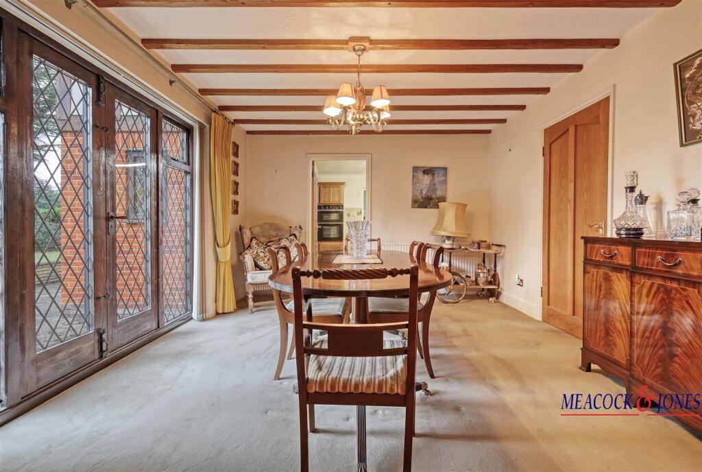 Additional property image - Roundwood Avenue, Hutton Mount, Brentwood