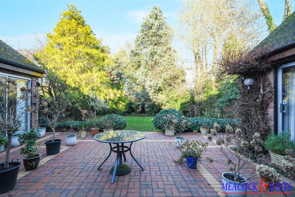 Additional property image - Challacombe Close, Hutton Mount, Brentwood