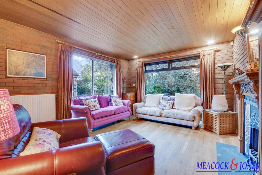 Additional property image - Challacombe Close, Hutton Mount, Brentwood
