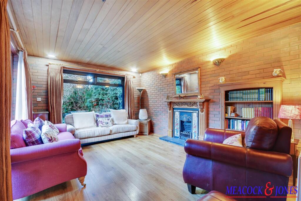 Additional property image - Challacombe Close, Hutton Mount, Brentwood