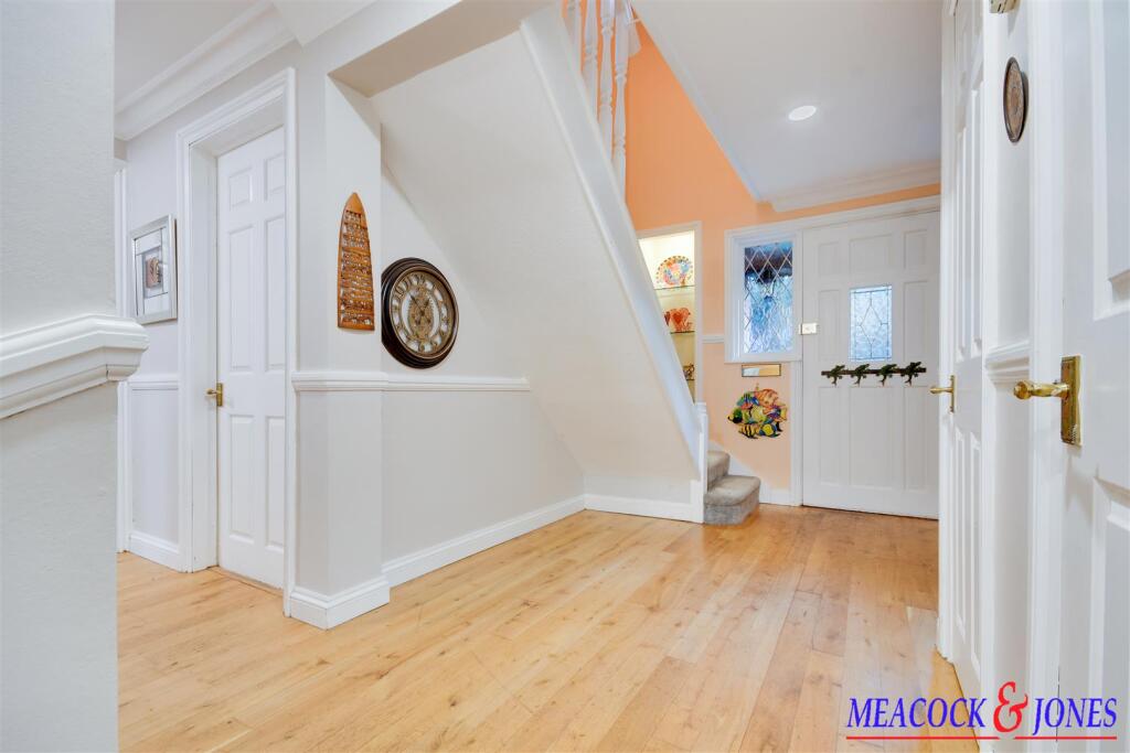 Additional property image - Challacombe Close, Hutton Mount, Brentwood