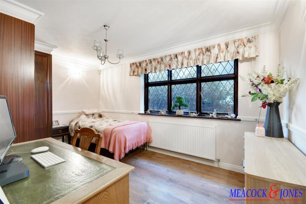 Additional property image - Challacombe Close, Hutton Mount, Brentwood