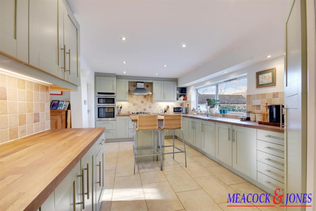 Additional property image - Blackmore Road, Fryerning, Ingatestone