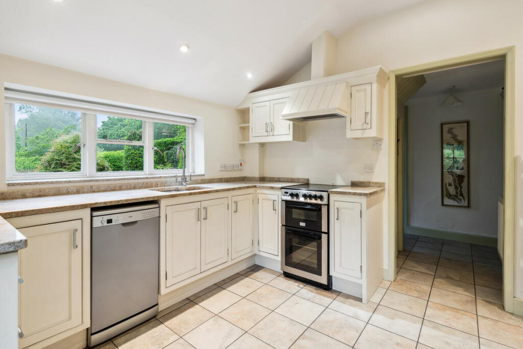 3 bedroom terraced house for sale in Nuneham Courtenay, Oxford, OX44