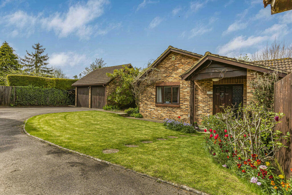 4 bedroom detached house for sale in Cumnor Hill, Oxford, OX2