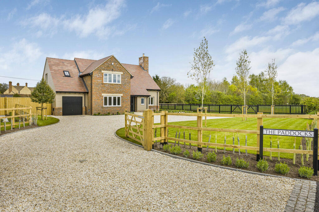 4 bedroom detached house for sale in Harris's Lane, Longworth, OX13