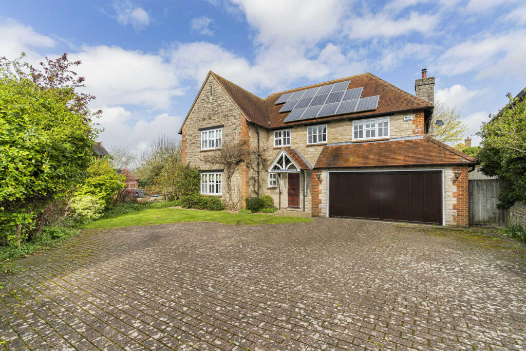 5 bedroom detached house for sale in Oxford Road, Cumnor, OX2